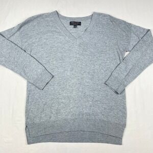 Banana Republic Premium Luxe Yarn V-Neck Sweater Mens Medium Light Gray Knit